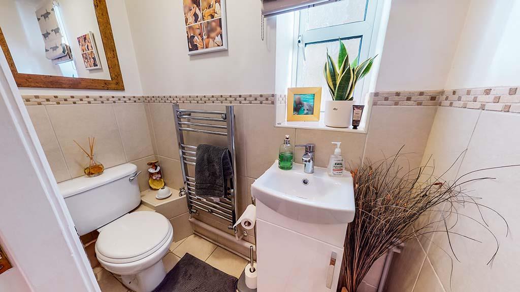 5 bedroom detached house For Sale in Steeton - Cloakroom